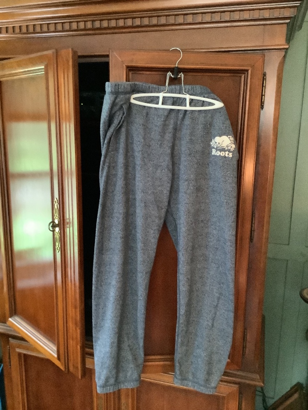 Roots sweatpants size L
